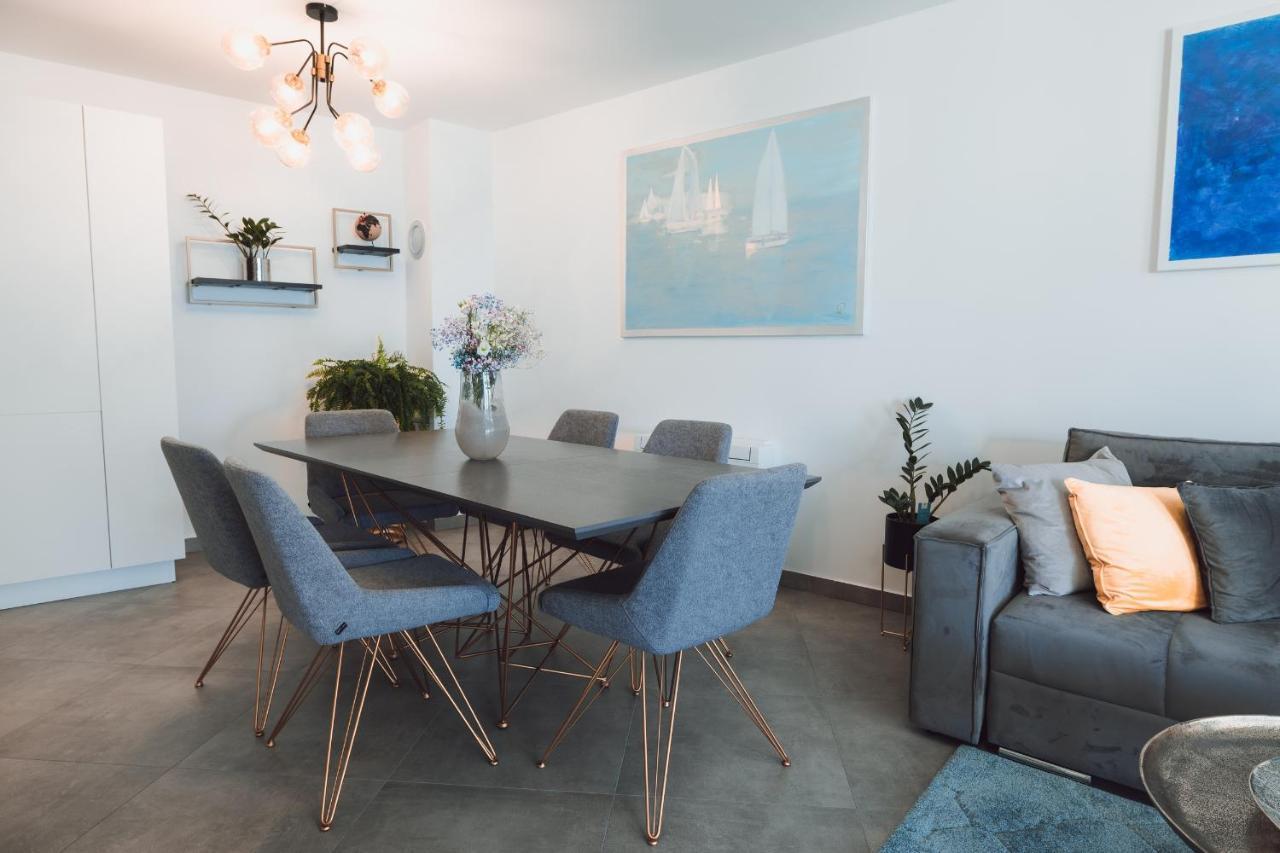 Villa Smaragd - Lapis - Luxury Apartment With Shared Pool Makarska Kültér fotó